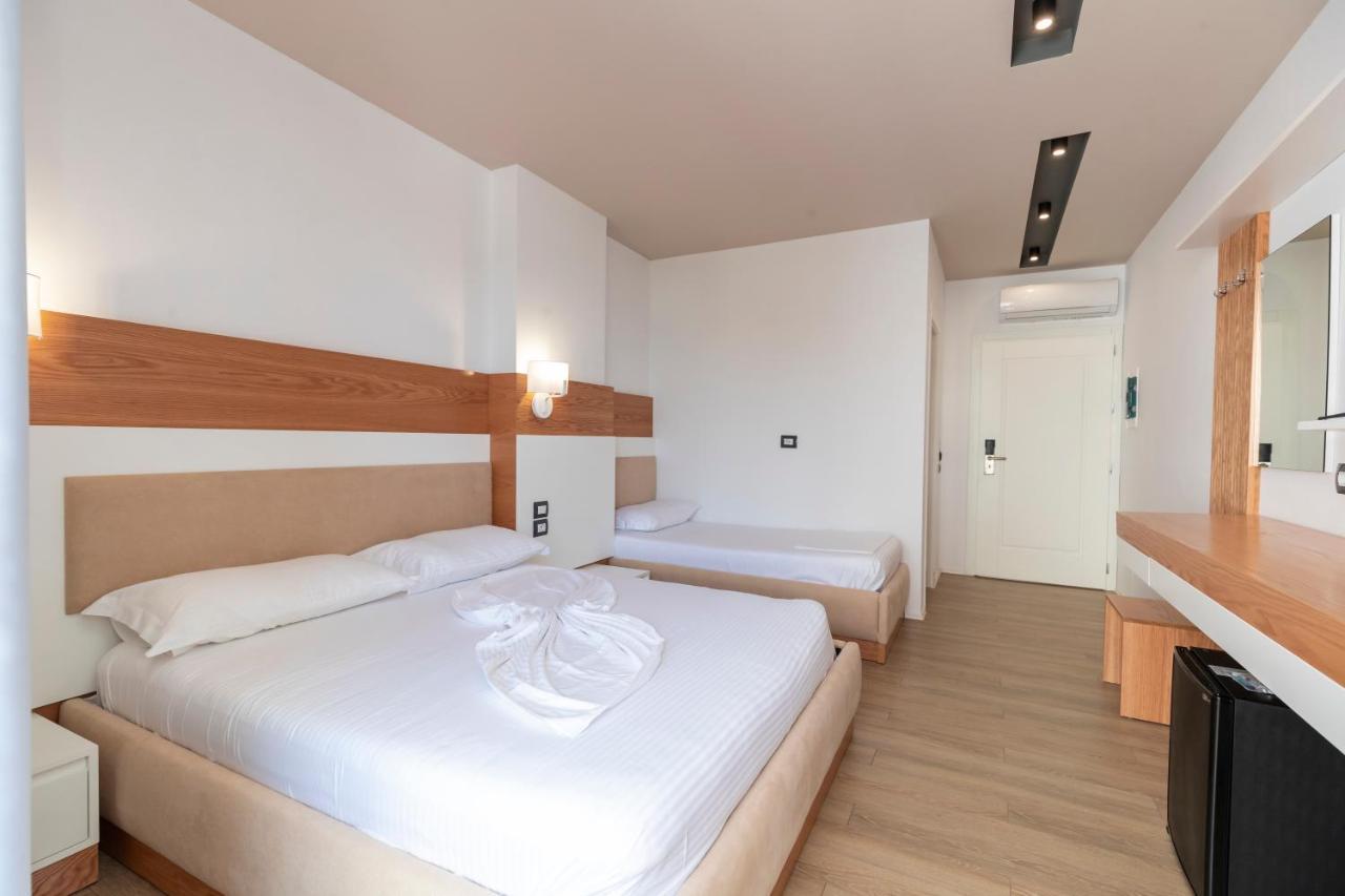 Ventus Hotel Ksamil Esterno foto